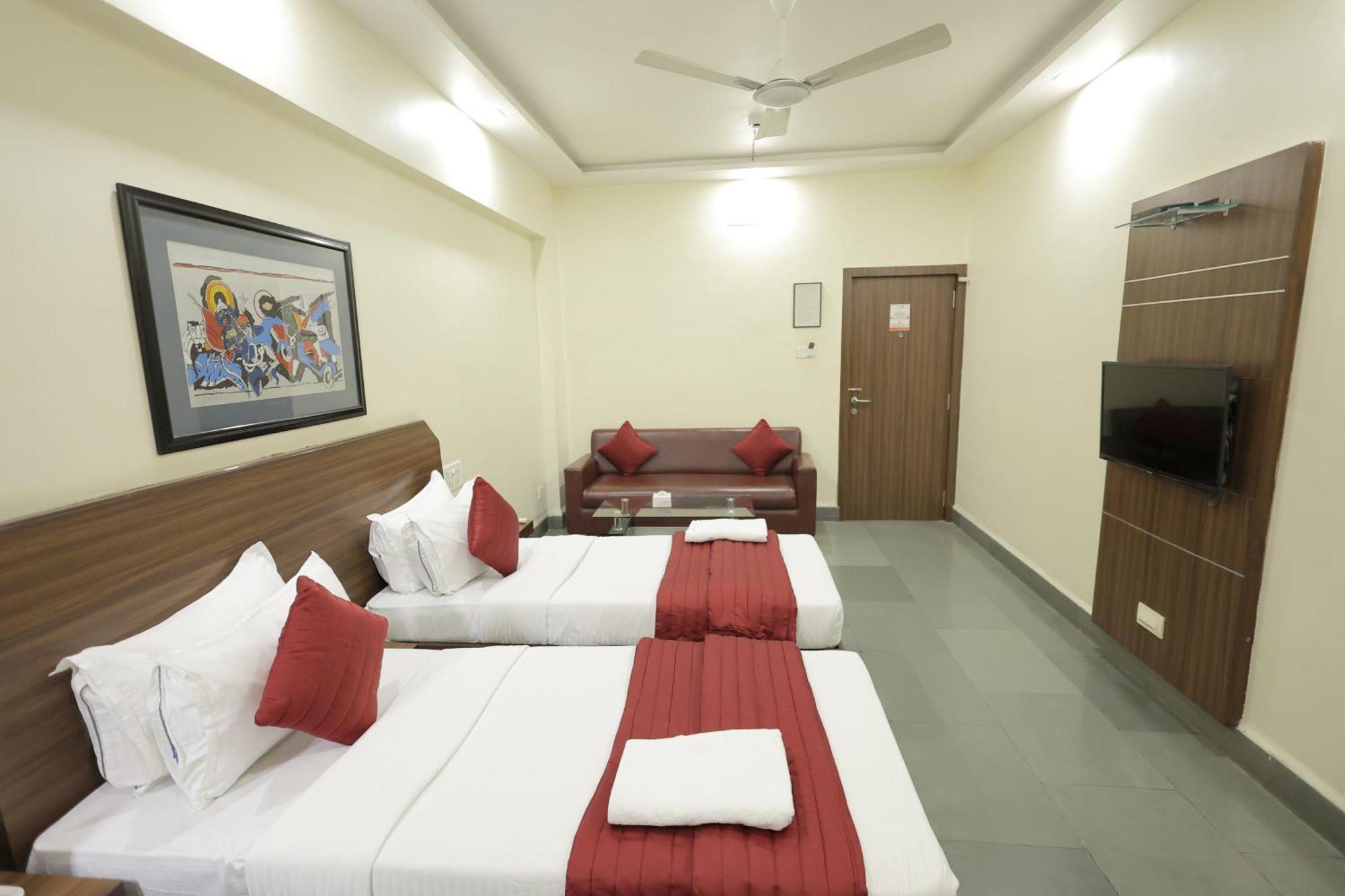 Hotel Hospice Surat Ngoại thất bức ảnh